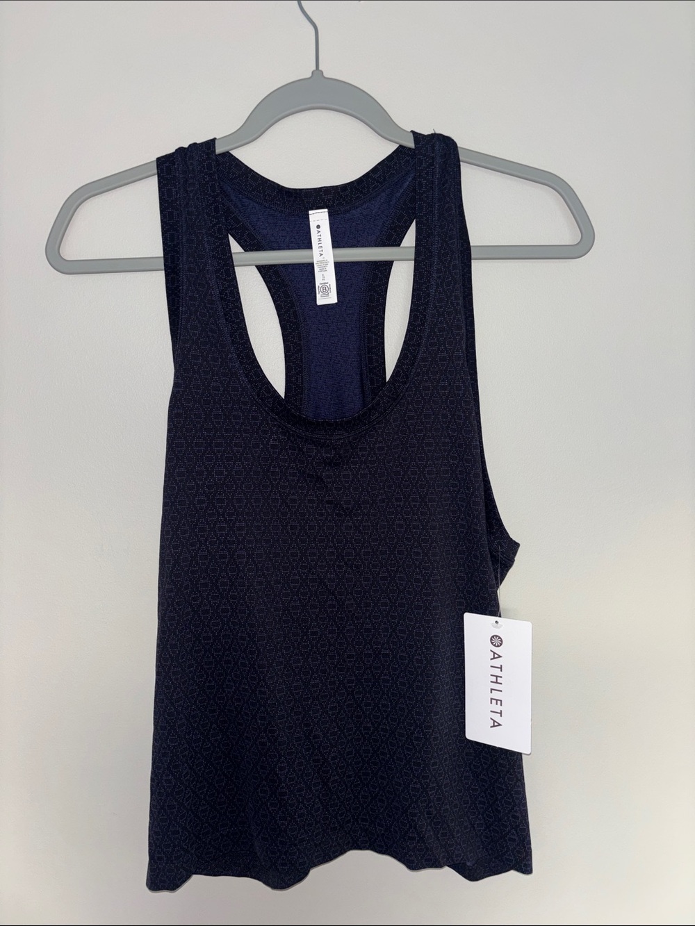 Woman’s Athleta Momentum Seamless Sport Length Tank Navy Size XL MSRP $65